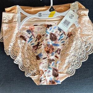 CXL by Christian Lacroix Lace Trim Panties Set - size Medium - NWT